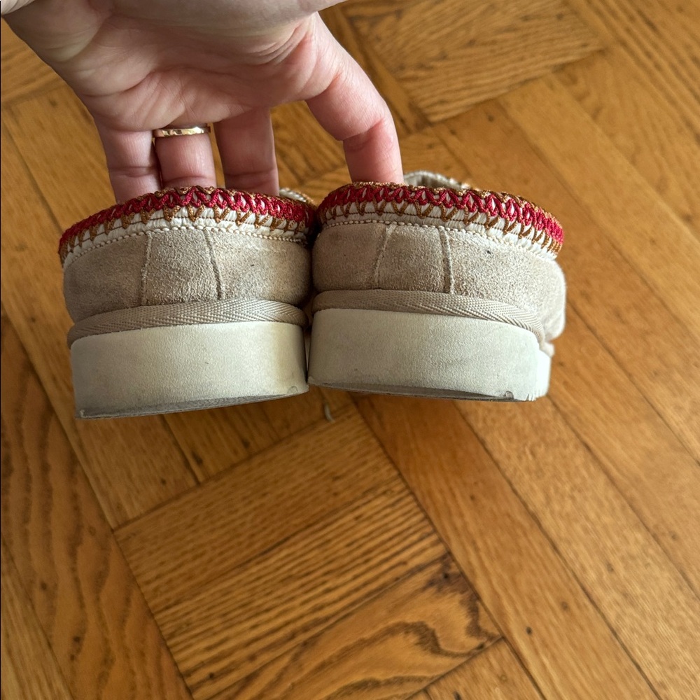 UGG Tasman In Sand cherry sheepskin suede slippers 8 - Picture 3 of 5